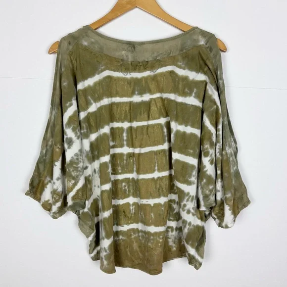 XCVI Top Size 1 Tie Dye Cold Shoulder Green Lagenlook Dolman Sleeve - Picture 2 of 7